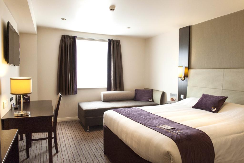 Premier Inn Manchester - Prestwich Exterior foto